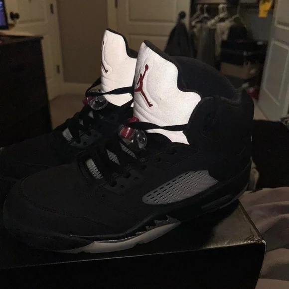 Jordan Men's Black Trainers - Picture 7 of 8